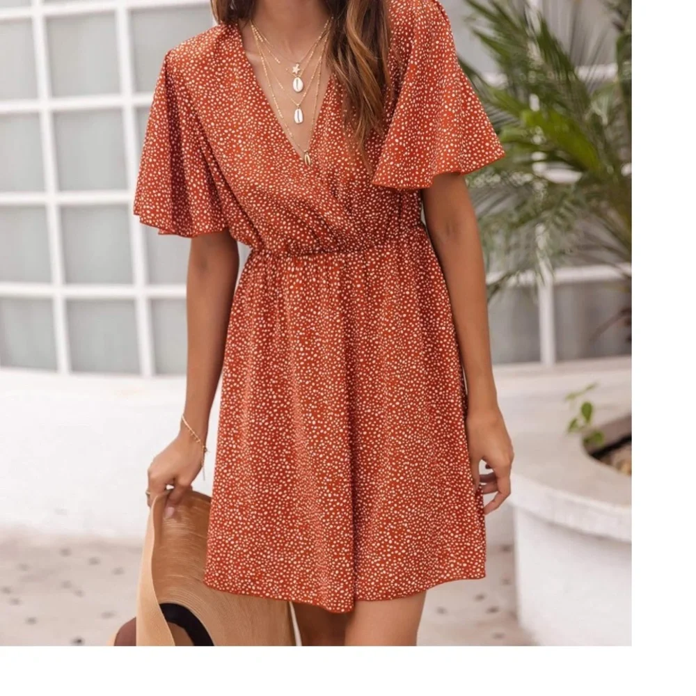 Women’s Dress - Picture 3 of 6